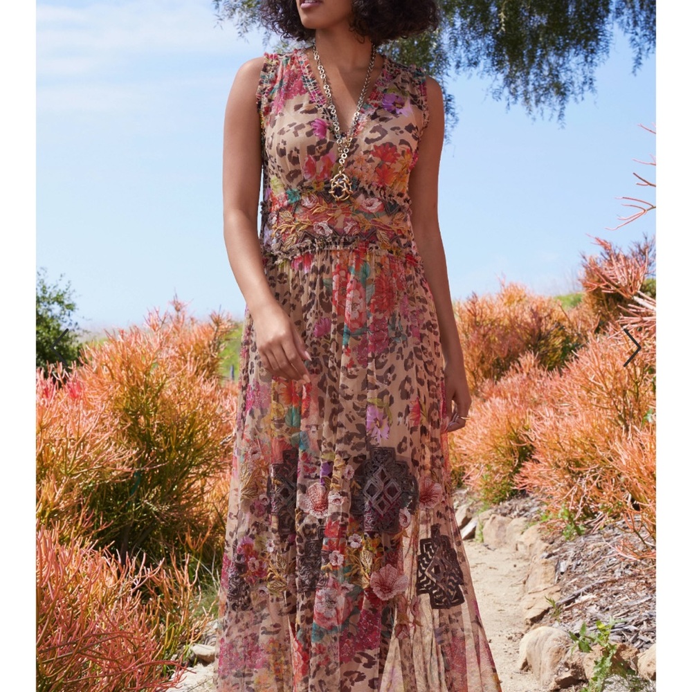 🌹 Johnny was Floral and Leopard Print EMBROIDERED Dress